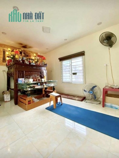 Bán nhà Chợ Hàng Cũ, 47m 2.5 tầng GIÁ 1.59 tỉ độc lập, sân cổng riêng
