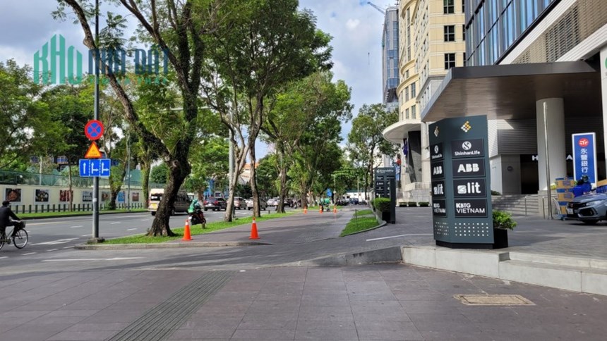 Bán Nhà Mặt Tiền 3 Tầng, SHR 101m2 Lê Văn Hưu, Quận 1, Giá 109  Tỷ.