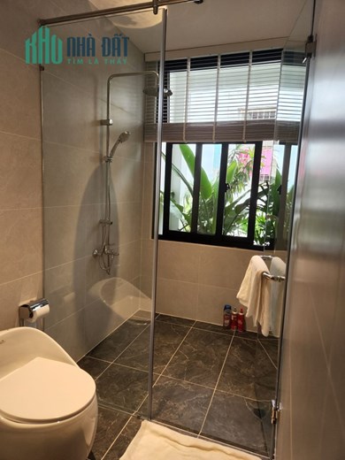 MẶT TIỀN ĐƯỜNG VIP SÁT UBND TP THỦ ĐỨC. NHÀ 4 TẦNG SIÊU ĐẸP, THANG MÁY, BỂ BƠI
