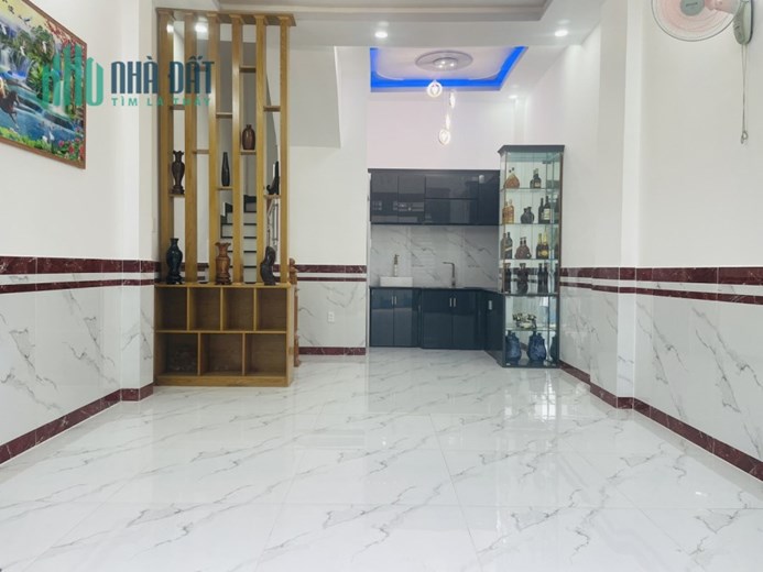 Về quê bán nhà hẻm xe tải đi bộ ra chợ Trung chánh 65m Chỉ 3.1 tỷ Gọi: 0379371728
