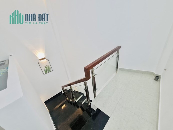 SIÊU PHẨM TRẦN BÌNH TRỌNG HẺM XE HƠI KIA ĐỖ CỬA - NHÀ ĐẸP 4 TẦNG Ở NGAY - TẶNG FULL NỘI THẤT XỊN -