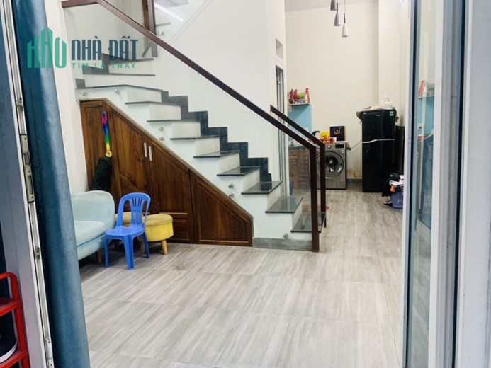 nhà to tiền ít là đây chứ đâu - PHẠM VĂN ĐỒNG - 3 TẦNG BTCT KIÊN CỐ - NHÀ ĐẸP Ở NGAY - CHỈ 3.6 TỶ
