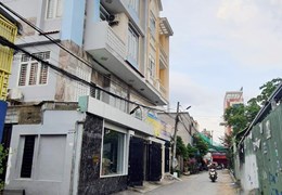 Bán nhà đường Hiệp Bình, Hiệp Bình Phước, Ôtô, 3 tầng, 4 phòng ngủ, giá 6.3 tỷ.