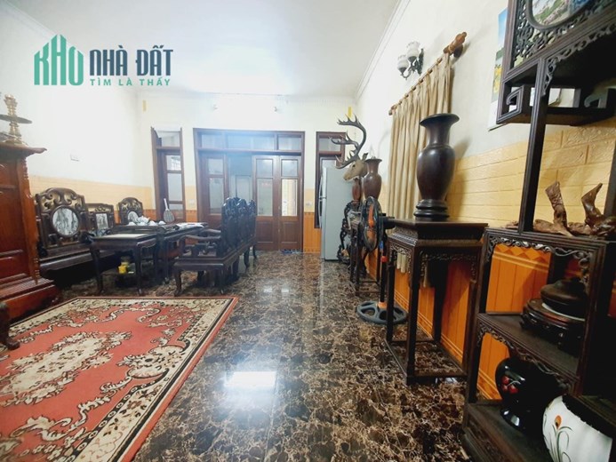 Bán nhà Trần Quốc Hoàn, Cầu Giấy. PHÂN LÔ _ Ô TÔ CHẠY VÒNG QUANH. 50m2 / 12 tỷ