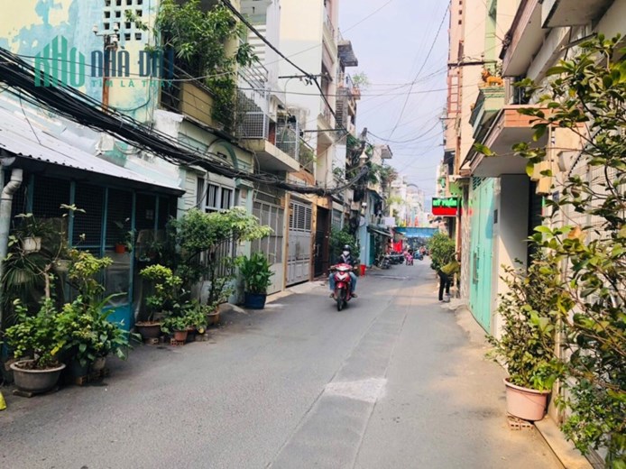 Bán nhà hẻm xe hơi 5m. Đường Trần Bình Trọng,Q5. Dt : 3,1 x11m. 2 lầu. Giá 4,5 tỷ