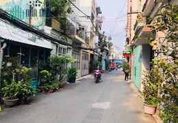 Bán nhà hẻm xe hơi 5m. Đường Trần Bình Trọng,Q5. Dt : 3,1 x11m. 2 lầu. Giá 4,5 tỷ