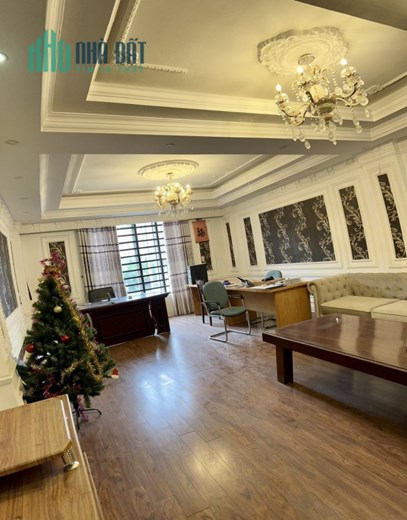 Bán nhà 3 tầng, mặt phố Nguyễn Văn Linh, Liên Bảo