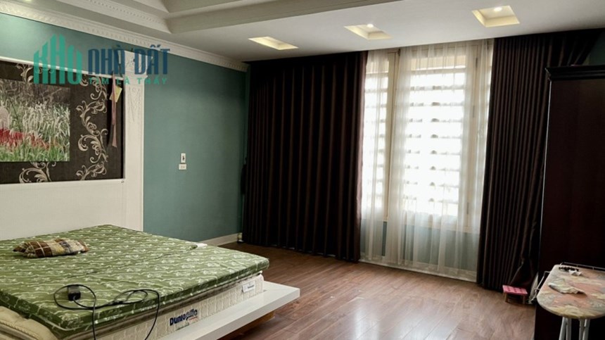 Bán nhà 3 tầng, mặt phố Nguyễn Văn Linh, Liên Bảo