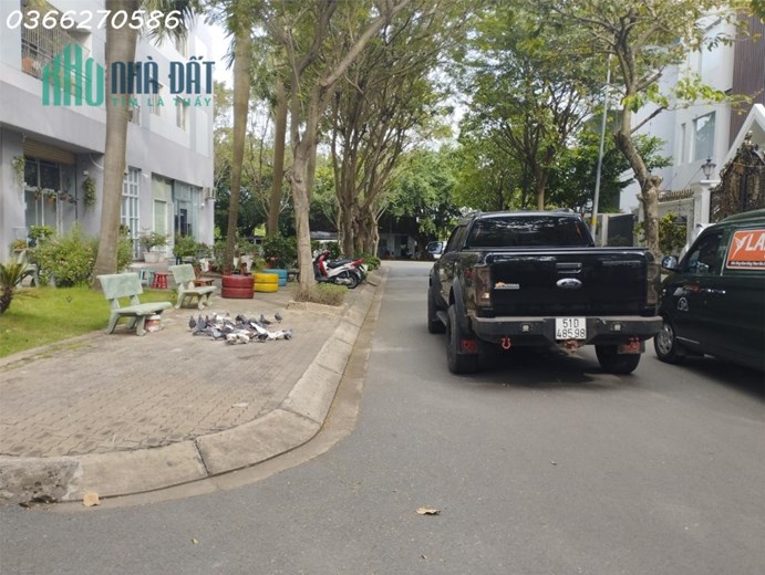 Bán nhà Mặt tiền khu Biệt Thự Tấn Trường, Phường Phú Thuận, Quận 7, ngang 12m dài 20m, 3 tầng, giá