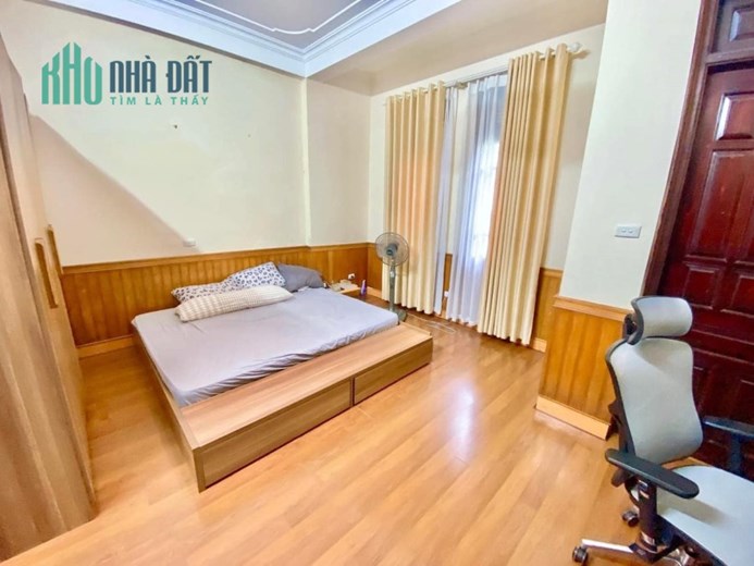 BÁN NHÀ ĐẸP LĨNH NAM - TẶNG NỘI THẤT - NGÕ BA GÁC - GIÁ NHỈNH 3 TỶ