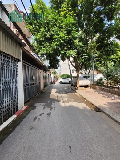 Bán đất Tư Đình, Long Biên, 75m, rộng 4.1m, vỉa hè, ô tô, 6 tỷ 8