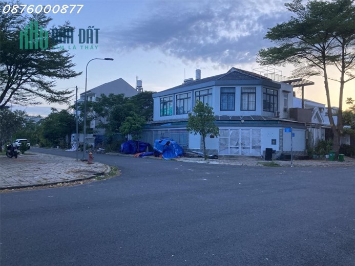 Bán nhà căn góc 2MT Lê Văn Lương, Nhà Bè. HXH 20m, sát công viên đang cho thuê 20 triệu/ tháng