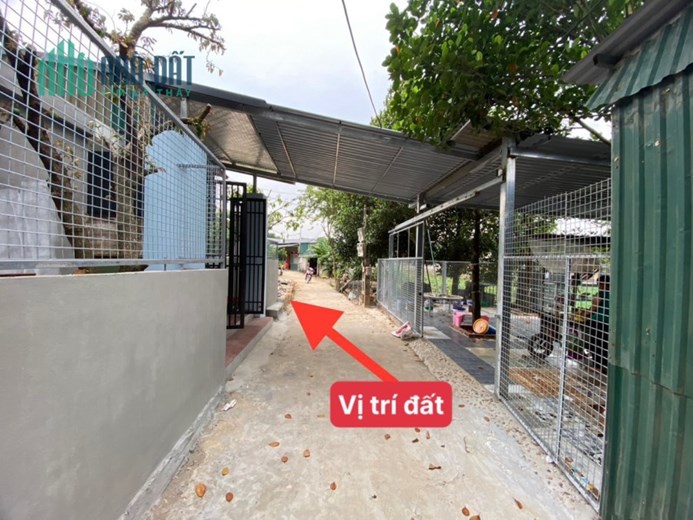 Cần bán 80m full thổ cư 
Đất tại bình yên thạch thất ạ
Ô tô đỗ cửa như hình
Giá siêu yêu cho khách