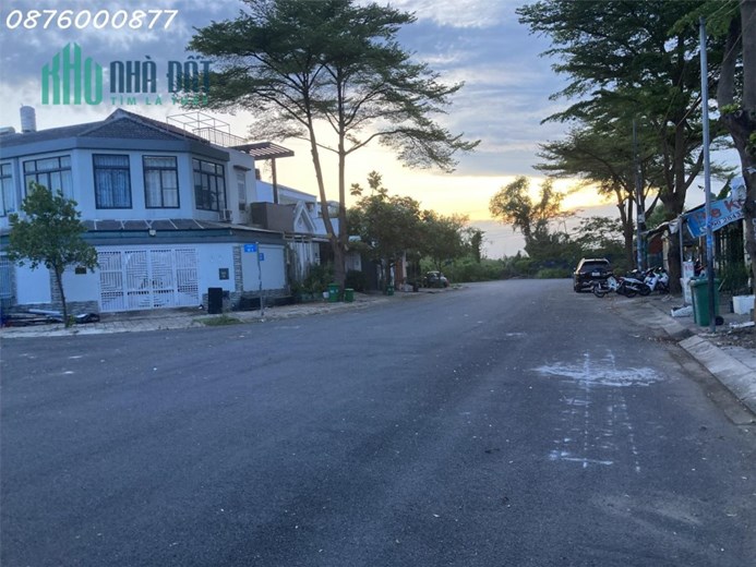 Bán nhà căn góc 2MT KDC Lập Phúc Nhà Bè. HXH 20m sát công viên đang cho   thuê 20 triệu