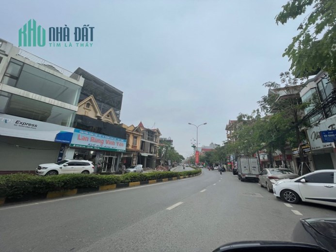 Bán nhà 3 tầng mặt đường Mê Linh, Liên Bảo, Vĩnh Yên