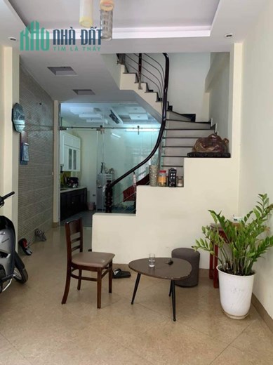 Bán Nhà Ngõ 43 Trung Kính Trung Kính, DT: 44m, 5 Tầng giá chỉ 4,6 tỷ