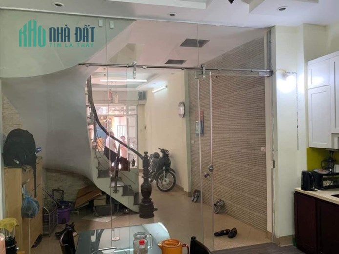 Bán Nhà Ngõ 43 Trung Kính Trung Kính, DT: 44m, 5 Tầng giá chỉ 4,6 tỷ