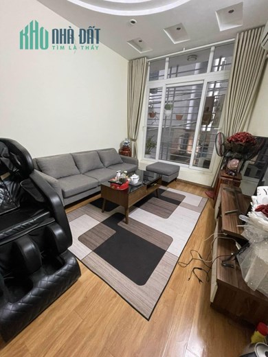 Bán Nhà Ngõ 43 Trung Kính Trung Kính, DT: 44m, 5 Tầng giá chỉ 4,6 tỷ