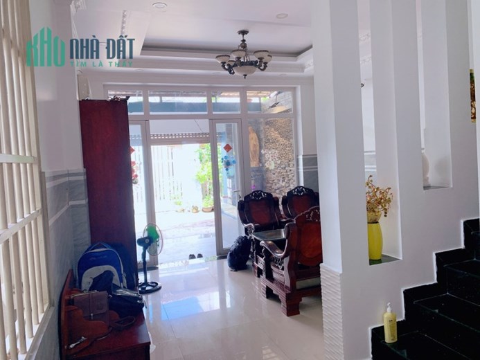 Hót hót 7,2 Tỷ Nhà 2 Tầng DT 140m2  HXH Đỗ Xuân Hợp Tp. Thủ Đức