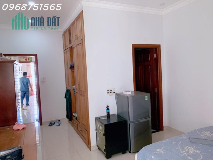 Hót hót 7,2 Tỷ Nhà 2 Tầng DT 140m2  HXH Đỗ Xuân Hợp Tp. Thủ Đức
