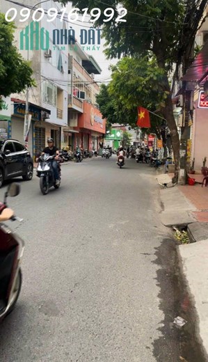 Nhà mặt đường ngay ngã 3 Thiên Lôi vị trí siêu đẹp,  kinh doanh buôn bán sầm uất