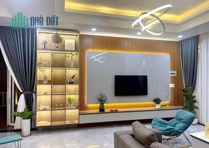 Lô Góc Mậu Lương, 6 tầng Thang Máy, Rất bề Thế