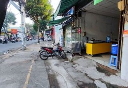 Cần sang quán bún chả cá bánh canh chả cá.
