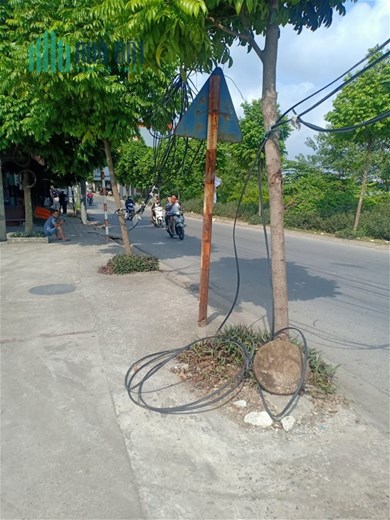 TÔI  CẦN BÁN ĐẤT TẶNG NHÀ C4 TỨ  HIỆP - THANH TRÌ 110M2, MT 5.5 MÉT, GIÁ 4.XÍU TỶ, Ô TÔ ĐỖ CỬA.
