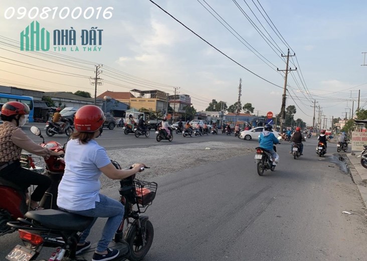 Chính chủ cần bán nhà hai mặt tiền ngay vòng xoay An Phú Thành phố Thuận An Bình dương