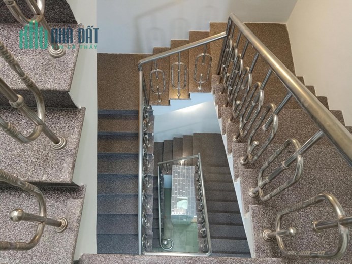 Bán nhà MT đường 19 Tên LỬA 67,5 m 3 lầu sân thượng giá 16 ty