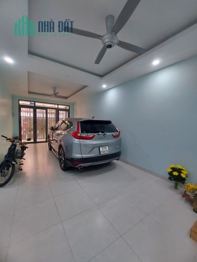 Nhà mặt tiền ngay Lăng Cha Cả sầm uất, diện tích lớn, kinh doanh VP Công ty