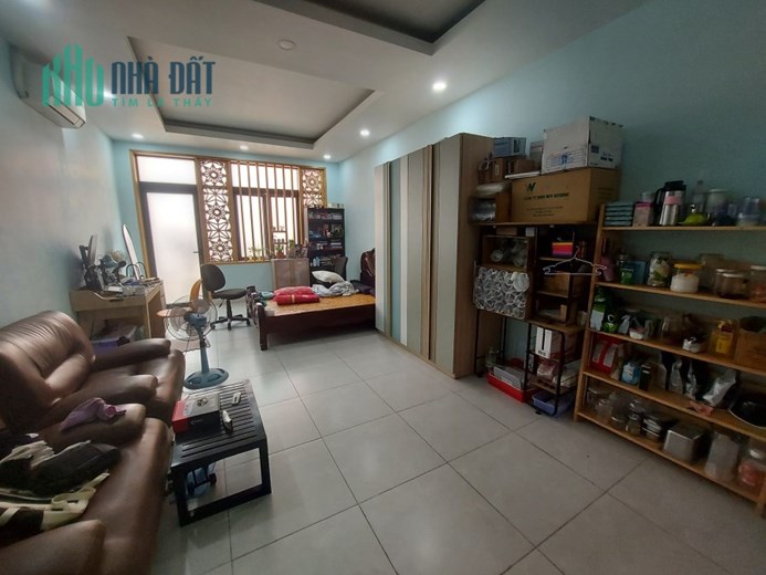 Nhà mặt tiền ngay Lăng Cha Cả sầm uất, diện tích lớn, kinh doanh VP Công ty