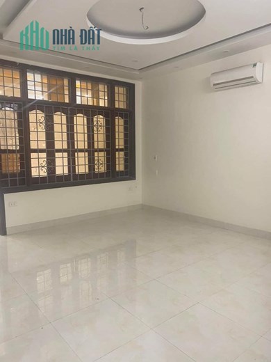 Bán nhà 3 tầng mặt đường Mê Linh, Liên Bảo, Vĩnh Yên