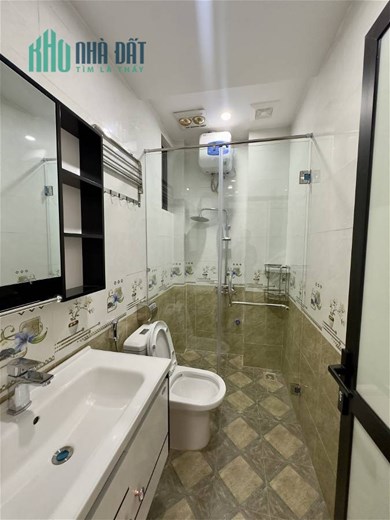 Hiếm có khó tìm nhà Nguyễn Văn Cừ 35m,6tầng,mặt ngõ thông ô tô,KD nhỏ,nhà 2 mặt thoáng,nhỉnh 4 tỷ