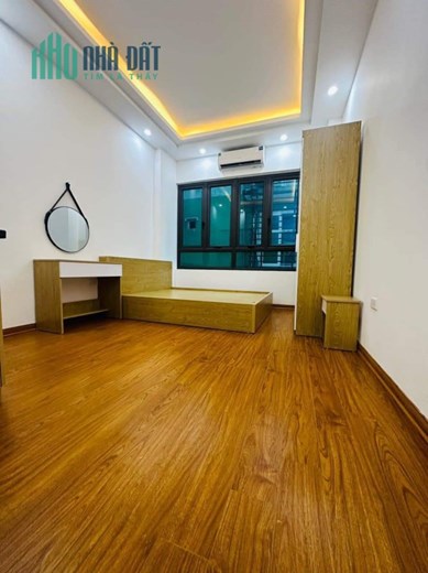 Hiếm có khó tìm nhà Nguyễn Văn Cừ 35m,6tầng,mặt ngõ thông ô tô,KD nhỏ,nhà 2 mặt thoáng,nhỉnh 4 tỷ