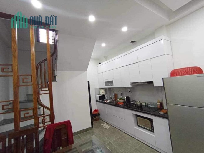 Hiếm có khó tìm nhà Nguyễn Văn Cừ 35m,6tầng,mặt ngõ thông ô tô,KD nhỏ,nhà 2 mặt thoáng,nhỉnh 4 tỷ