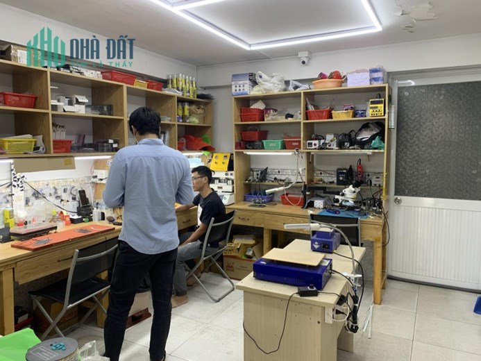 Quận 5 , Sang MB Tiệm Điện Thoại Decor mới ,đẹp , MT Số 69A Hùng Vương, Tel : 0948011115