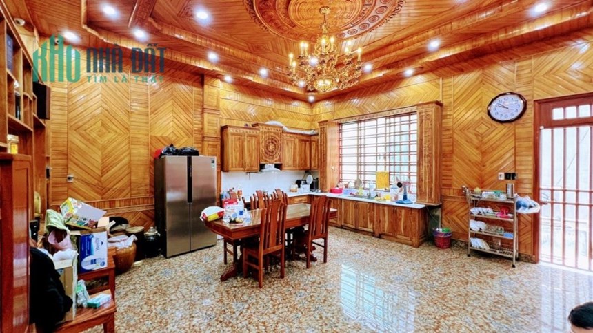 Biệt Thự Gỗ Quý 200m2 giá chỉ 8.5 tỷ