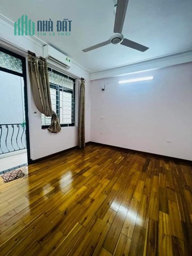 Nhà Đẹp 6 Tầng Thang Máy Nguyễn Văn Cừ, Lô Góc Ô Tô Vào Nhà, KD, 60m2, Nhỉnh 11 Tỷ.