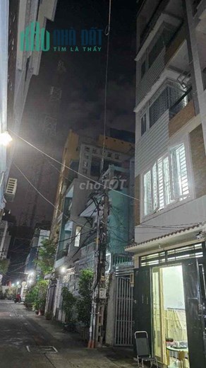Cần cho thuê nhà nguyên căn 1 trệt 4 lầu hẻm xe tải Đào Duy Anh