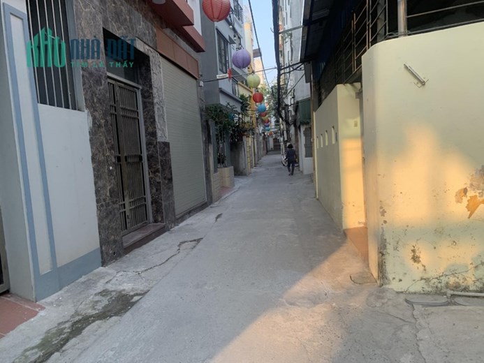 Bán Nhà Nguyễn Sơn , Long Biên . 58M x 4T . Gần Phố , 4 Chỗ Đỗ Cổng . Giá 6.3 Tỷ .