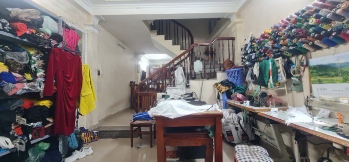 Bán Nhà Nguyễn Sơn , Long Biên . 58M x 4T . Gần Phố , 4 Chỗ Đỗ Cổng . Giá 6.3 Tỷ .