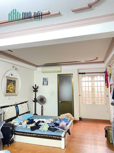 Giảm sâu 3 tỷ! Bán nhà 3 tầng mặt tiền Núi Thành cạnh Tiểu La. Dòng tiền 350 tr/n. Giá nhỉnh 9 tỷ