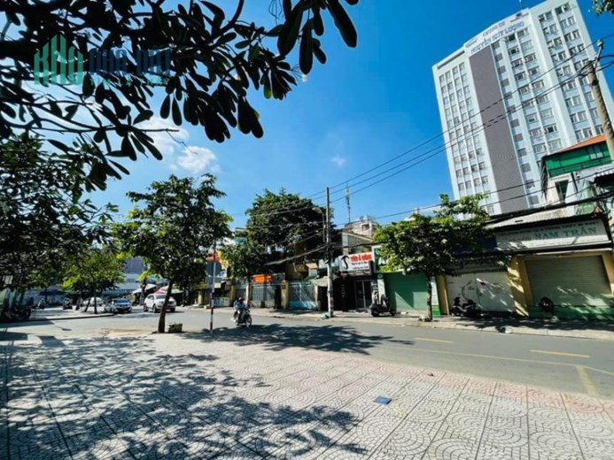 Bán nhà Mặt tiền An Dương Vương - Quận 8, DT:12x65m, Cấp 4 - full thổ, Xây cao tầng, 61 tỷ.