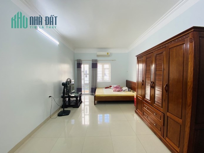 Bán nhà khu phân lô cao cấp, 69m 3 tầng GIÁ 4.3 tỉ gần Cầu Lạch Tray