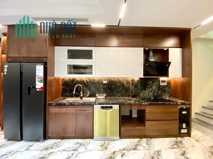 Bán Nhà Ngọc Thụy Long Biên . 61M x 6T . Ngõ Nông , Lô Góc , Gara Ô Tô , Thang Máy . Giá 8.1 Tỷ