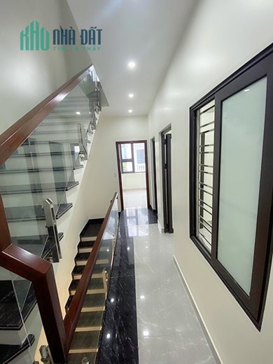 Bán nhà xây mới 4 tầng ngay gần mặt đường Ngô Gia Tự giá 3.7 tỉ