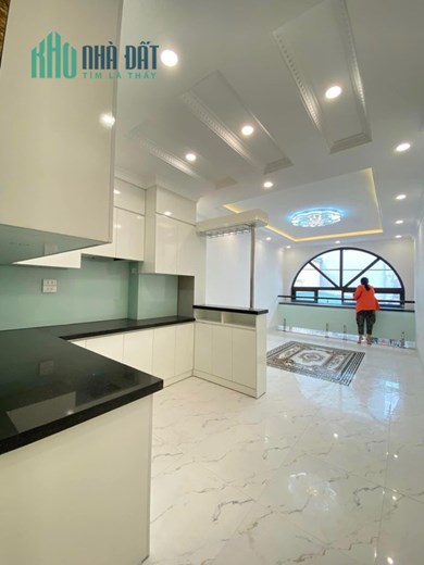 Bán Nhà 6tầng Hoa Lâm Việt Hưng. 45m2 Giá 6,5tỷ. Thang máy, Gara Oto.