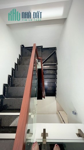 Nhà đẹp 3 tầng ngay Hương Lộ 2 Bình Tân  4 tỷ nhỉnh.