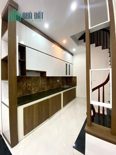 Chính chủ bán nhà giáp Bát- nhà thờ lngf tám 4 tầng chỉ 2 tỷ 8 .LH 0987136162